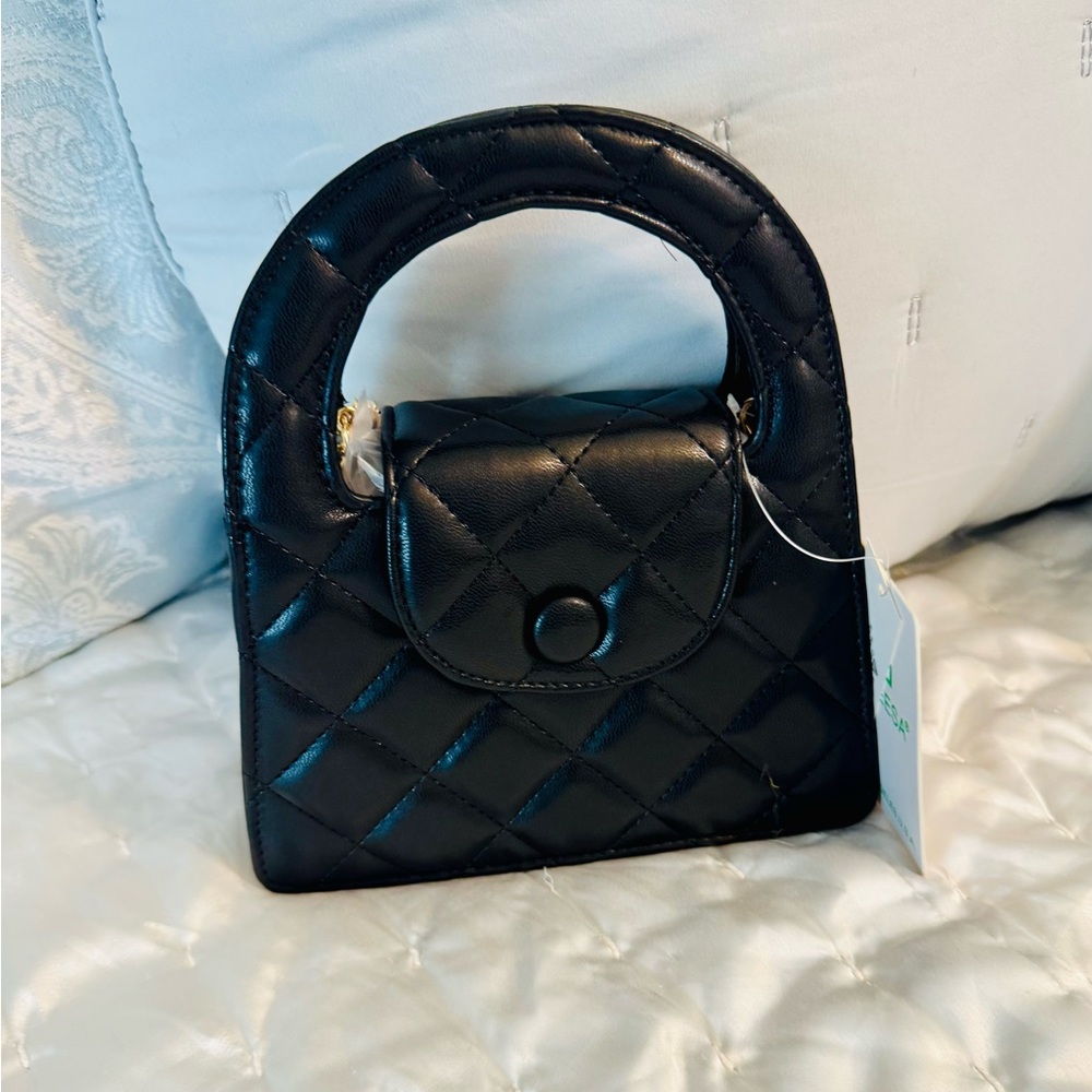 Chic Black Quilted Crossbody Bag